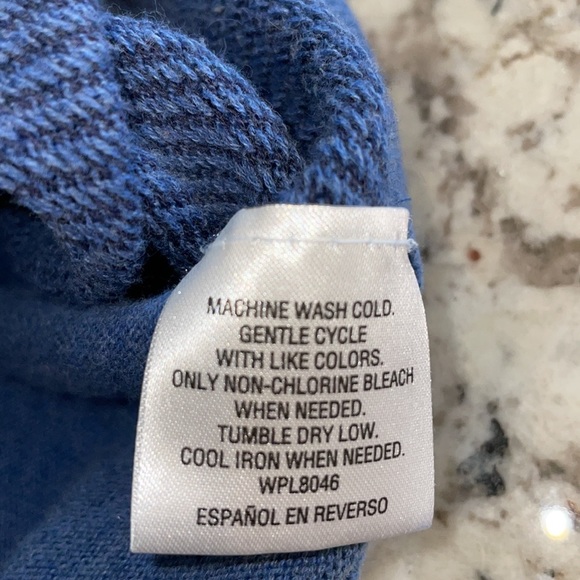 V Neck Sweater - Picture 4 of 6